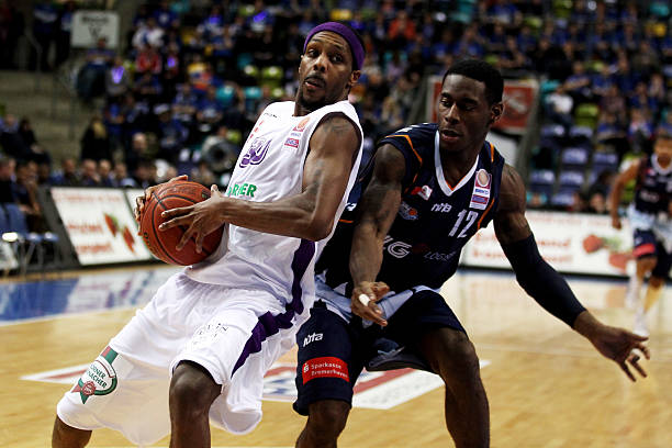 队锁定了小 队锁定了小