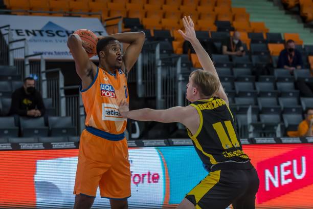 在这个背景 在这个背景