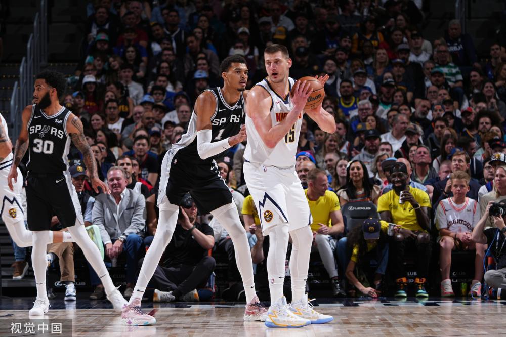 色与决定权 色与决定权